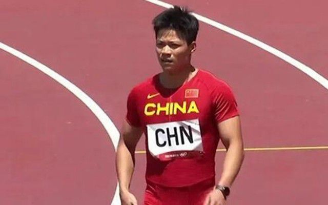 练歌厅：火辣的女人们